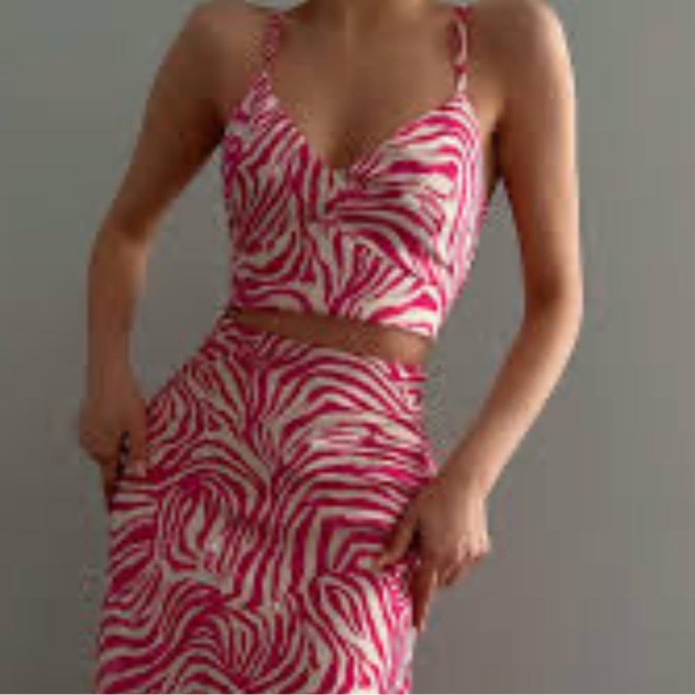 NWT Cropped Tank L (fits like M)
